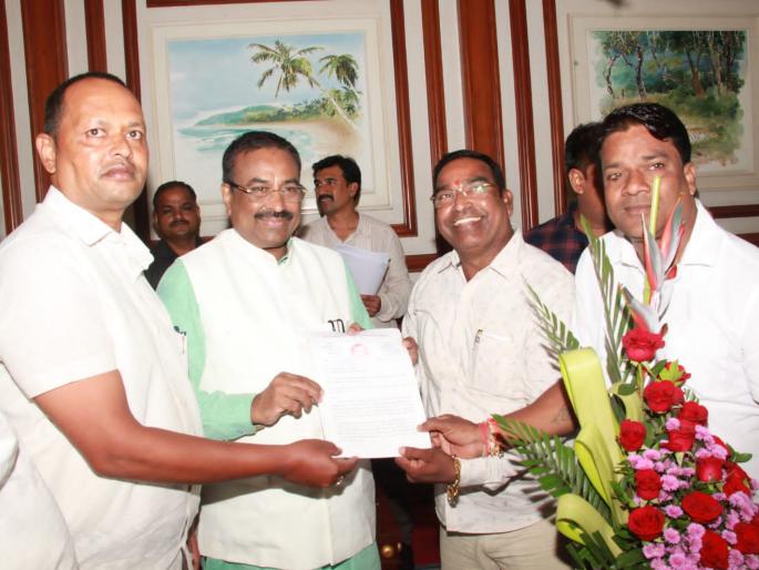 decision to exclude fishing boats above 120 horsepower from the diesel quota proposal is finally overturned by govt | १२० वरील अश्वशक्तीच्या मच्छीमार बोटींना डिझेल कोट्याच्या प्रस्तावातून वगळण्याचा निर्णय अखेर रद्द decision to exclude fishing boats above 120 horsepower from the diesel quota proposal is finally overturned by govt | १२० वरील अश्वशक्तीच्या मच्छीमार बोटींना डिझेल कोट्याच्या प्रस्तावातून वगळण्याचा निर्णय अखेर रद्द