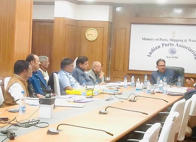 Pension committee approves several recommendations of retired port workers in its first meeting | सेवानिवृत्त बंदर कामगारांच्या अनेक शिफारशींना पेन्शन समितीची पहिल्या बैठकीत मंजुरी Pension committee approves several recommendations of retired port workers in its first meeting | सेवानिवृत्त बंदर कामगारांच्या अनेक शिफारशींना पेन्शन समितीची पहिल्या बैठकीत मंजुरी