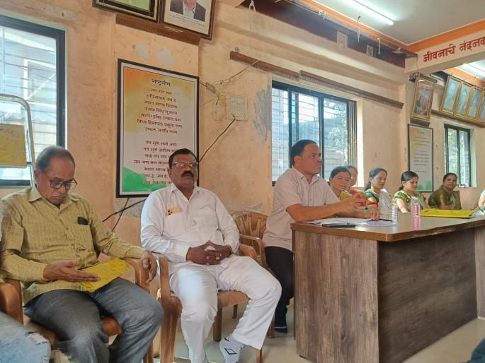 Project victims protest against Indian Oil Adani Ventures in Uran-Dhutum, recruitment of migrant workers | Raigad: परप्रांतीयांची कामगार भरती, उरण-धुतुम येथील इंडियन ऑईल अदानी वेंचर्सविरोधात प्रकल्पग्रस्तांचा एल्गार Project victims protest against Indian Oil Adani Ventures in Uran-Dhutum, recruitment of migrant workers | Raigad: परप्रांतीयांची कामगार भरती, उरण-धुतुम येथील इंडियन ऑईल अदानी वेंचर्सविरोधात प्रकल्पग्रस्तांचा एल्गार