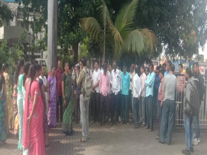 150 local workers at Drongiri CWC godown threatened with unemployment due to chaotic management by local leaders | द्रोणगिरी सीडब्ल्युसी गोदामातील १५० कामगारांवर बेरोजगारीचे सकंट 150 local workers at Drongiri CWC godown threatened with unemployment due to chaotic management by local leaders | द्रोणगिरी सीडब्ल्युसी गोदामातील १५० कामगारांवर बेरोजगारीचे सकंट