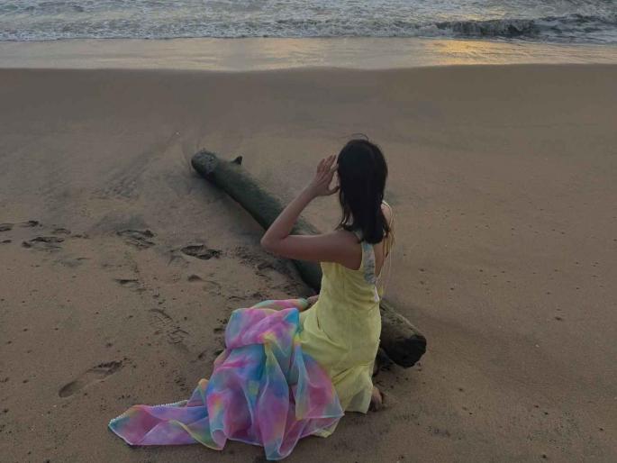 urfi javed visa got rejected couldnt go to attend cannes festival shared post felt disappointed | प्रसिद्ध सेलिब्रिटीचा व्हिसा रिजेक्ट, कान्सला जाण्याचं स्वप्न भंगलं; पोस्ट शेअर करत म्हणाली... urfi javed visa got rejected couldnt go to attend cannes festival shared post felt disappointed | प्रसिद्ध सेलिब्रिटीचा व्हिसा रिजेक्ट, कान्सला जाण्याचं स्वप्न भंगलं; पोस्ट शेअर करत म्हणाली...