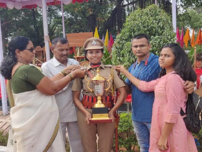 Urmila Mahesh Kamble, a female constable from Sangli, became PSI | ..अखेर तिने ‘पीएसआय’चे स्वप्न केलं साकार, सांगलीच्या उर्मिला खोत यांची कामगिरी Urmila Mahesh Kamble, a female constable from Sangli, became PSI | ..अखेर तिने ‘पीएसआय’चे स्वप्न केलं साकार, सांगलीच्या उर्मिला खोत यांची कामगिरी