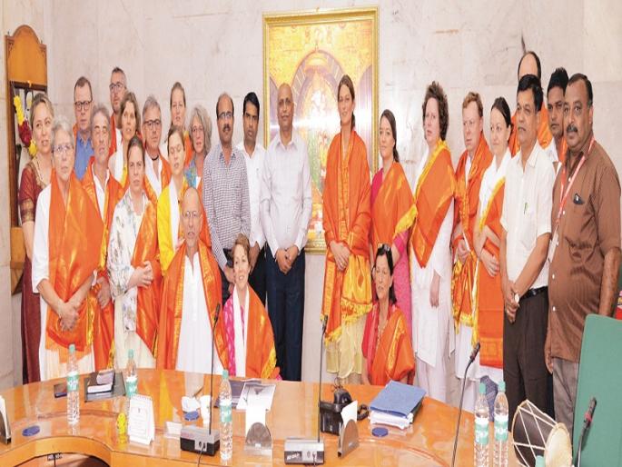 Travel in three countries in Europe for peace of mind | मन:शांतिसाठी युरोपातील तीन देशातील भाविक साईचरणी Travel in three countries in Europe for peace of mind | मन:शांतिसाठी युरोपातील तीन देशातील भाविक साईचरणी