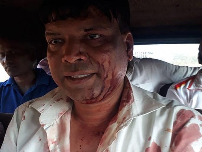 Dispute over the dispute-free committee; upsarpanch beated by villagers | 'तंटामुक्त' समितीवरुन वाद, भांडण सोडविण्यास गेलेल्या उपसरपंचाला मारहाण Dispute over the dispute-free committee; upsarpanch beated by villagers | 'तंटामुक्त' समितीवरुन वाद, भांडण सोडविण्यास गेलेल्या उपसरपंचाला मारहाण