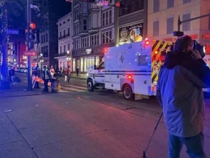 Attack during New Year's Eve celebration in America, truck rams into crowd, shooting, 12 dead, 30 injured | अमेरिकेत नववर्षाच्या स्वागतादरम्यान हल्ला, गर्दीत ट्रक घुसवून गोळीबार, १२ जणांचा मृत्यू, ३० जखमी Attack during New Year's Eve celebration in America, truck rams into crowd, shooting, 12 dead, 30 injured | अमेरिकेत नववर्षाच्या स्वागतादरम्यान हल्ला, गर्दीत ट्रक घुसवून गोळीबार, १२ जणांचा मृत्यू, ३० जखमी
