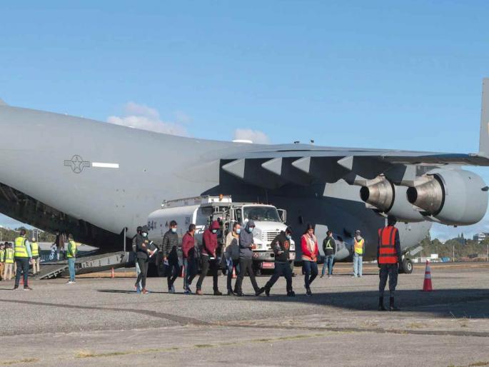 Second batch of Indians repatriated from US recounts plane disaster | "खूप कमी जेवण, १५ दिवस दात घासले नाही..."; अमेरिकेतून बाहेर काढलेल्या भारतीयांसोबत धक्कादायक प्रकार Second batch of Indians repatriated from US recounts plane disaster | "खूप कमी जेवण, १५ दिवस दात घासले नाही..."; अमेरिकेतून बाहेर काढलेल्या भारतीयांसोबत धक्कादायक प्रकार