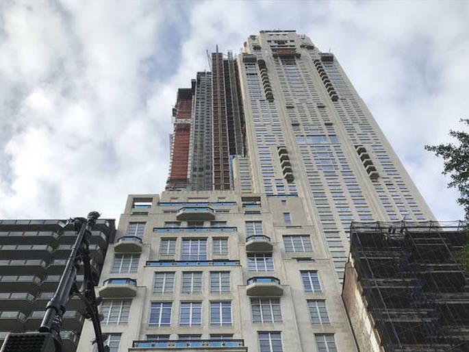 Ken Griffin buys america most expensive home in the america sells for 238 million dollar | हा आहे अमेरिकेतील सर्वात महागड्या घराचा मालक, घराची किंमत वाचून व्हाल थक्क!