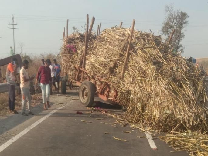 Sugarcane transport tractor's hook broke, jumped to save life and found itself under the wheel in sangli | Sangli News: ऊस वाहतूक ट्रॅक्टरचा हुक तुटला, जीव वाचवायला उडी मारली अन् चाकाखाली सापडला Sugarcane transport tractor's hook broke, jumped to save life and found itself under the wheel in sangli | Sangli News: ऊस वाहतूक ट्रॅक्टरचा हुक तुटला, जीव वाचवायला उडी मारली अन् चाकाखाली सापडला