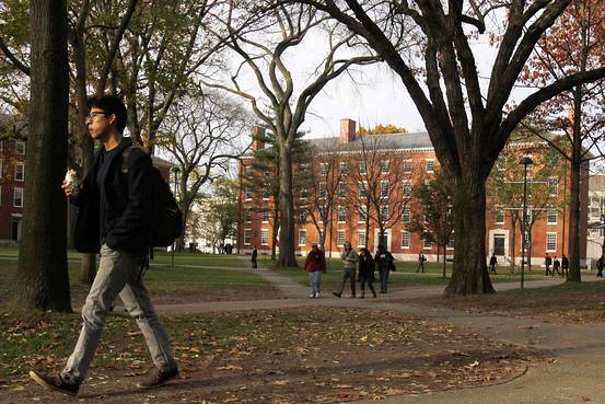 Over 21,000 Indians overstayed visas in US last year, says report | 21 हजार भारतीयांनी व्हीसाची मुदत उलटूनही अमेरिकेत वाढवला मुक्काम; 2017 चा अहवाल Over 21,000 Indians overstayed visas in US last year, says report | 21 हजार भारतीयांनी व्हीसाची मुदत उलटूनही अमेरिकेत वाढवला मुक्काम; 2017 चा अहवाल