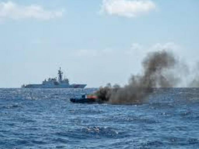 Another ship attack by America, 4 dead, Venezuela takes big decision | अमेरिकेकडून आणखी एक जहाजावर हल्ला, ४ जणांचा मृत्यू, व्हेनेझुएलाने घेतला मोठा निर्णय Another ship attack by America, 4 dead, Venezuela takes big decision | अमेरिकेकडून आणखी एक जहाजावर हल्ला, ४ जणांचा मृत्यू, व्हेनेझुएलाने घेतला मोठा निर्णय