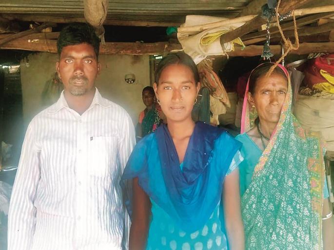 The doctor will be the daughter of an farm worker, keeping his brain hungry n eating half food | पोटाची भूक अर्धी ठेवून ज्ञानाची भूक भागवत ऊसतोड कामगाराची मुलगी होणार डॉक्टर The doctor will be the daughter of an farm worker, keeping his brain hungry n eating half food | पोटाची भूक अर्धी ठेवून ज्ञानाची भूक भागवत ऊसतोड कामगाराची मुलगी होणार डॉक्टर