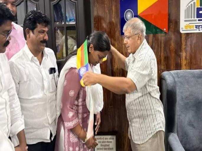 congress leader utkarsha rupwate joined vba may contest from shirdi seat, lok sabha election 2024 | काँग्रेसला धक्का! उत्कर्षा रुपवतेंचा वंचितमध्ये प्रवेश, शिर्डीतून उमेदवारी मिळणार? congress leader utkarsha rupwate joined vba may contest from shirdi seat, lok sabha election 2024 | काँग्रेसला धक्का! उत्कर्षा रुपवतेंचा वंचितमध्ये प्रवेश, शिर्डीतून उमेदवारी मिळणार?