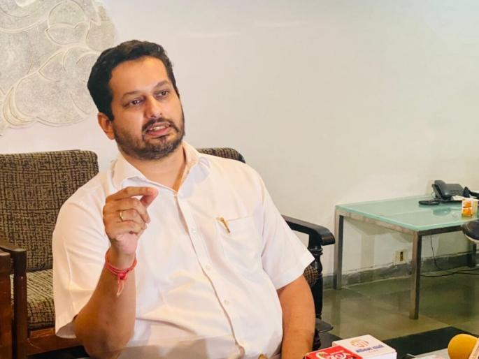 Utpal Parrikar's stern reply to Devendra Fadnavis who said that only the children of leaders do not get tickets in BJP on this criterion, said ... | केवळ नेत्यांची मुलं या निकषावर भाजपात तिकीट मिळत नाही म्हणणाऱ्या देवेंद्र फडणवीसांना उत्पल पर्रिकरांचं रोखठोक उत्तर, म्हणाले... Utpal Parrikar's stern reply to Devendra Fadnavis who said that only the children of leaders do not get tickets in BJP on this criterion, said ... | केवळ नेत्यांची मुलं या निकषावर भाजपात तिकीट मिळत नाही म्हणणाऱ्या देवेंद्र फडणवीसांना उत्पल पर्रिकरांचं रोखठोक उत्तर, म्हणाले...