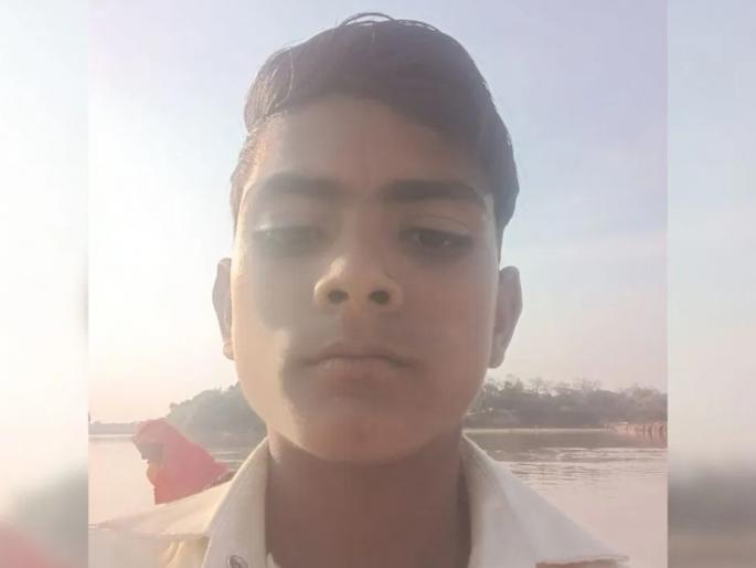 The ultimate culmination of superstition! A boy bitten by a snake was tied up and hung in the Ganges River; He fought with death for 12 hours, finally... | अंधश्रद्धेचा अघोरी कळस! सापाने चावलेल्या मुलाला हात-पाय बांधून गंगा नदीत लटकवले; १२ तास मृत्यूशी झुंज, शेवटी... The ultimate culmination of superstition! A boy bitten by a snake was tied up and hung in the Ganges River; He fought with death for 12 hours, finally... | अंधश्रद्धेचा अघोरी कळस! सापाने चावलेल्या मुलाला हात-पाय बांधून गंगा नदीत लटकवले; १२ तास मृत्यूशी झुंज, शेवटी...