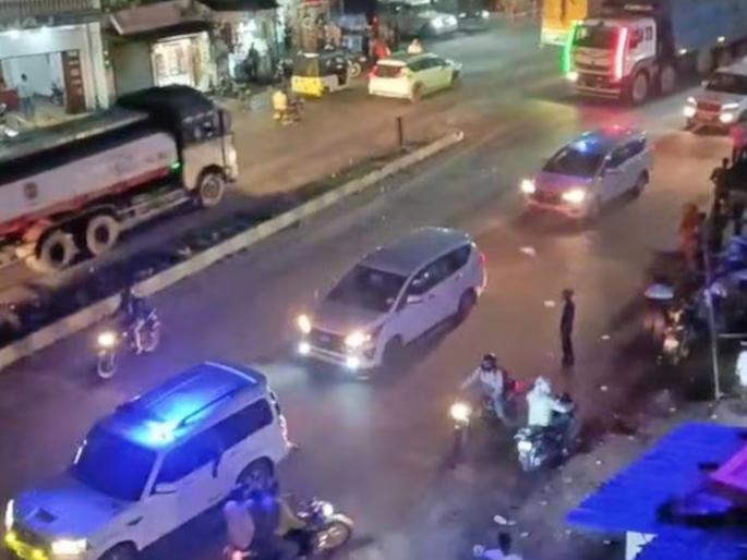 They chased and stopped the ministers' convoy, argued, tried to vandalize the car, what was the reason? | थेट मंत्र्यांच्या ताफ्यालाच पाठलाग करून अडवले, वादावादी, कारची तोडफोड करण्याचा प्रयत्न, कारण काय? They chased and stopped the ministers' convoy, argued, tried to vandalize the car, what was the reason? | थेट मंत्र्यांच्या ताफ्यालाच पाठलाग करून अडवले, वादावादी, कारची तोडफोड करण्याचा प्रयत्न, कारण काय?