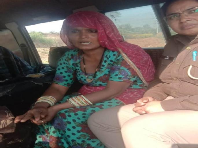 Uttar Pradesh Police has arrested Aarti, a woman who was declared dead 7 years ago in Dausa, Rajasthan   | हत्येच्या ७ वर्षानंतर महिला जिवंत परतली; तिच्या हत्येप्रकरणी २ जणांनी भोगली ३ वर्षांची शिक्षा   Uttar Pradesh Police has arrested Aarti, a woman who was declared dead 7 years ago in Dausa, Rajasthan   | हत्येच्या ७ वर्षानंतर महिला जिवंत परतली; तिच्या हत्येप्रकरणी २ जणांनी भोगली ३ वर्षांची शिक्षा
