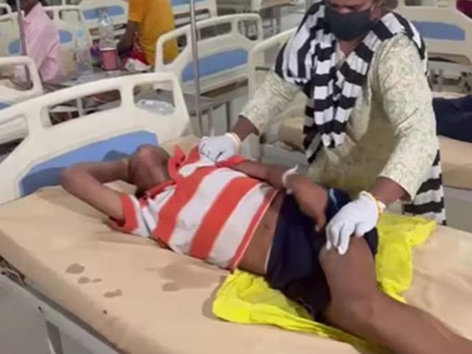 Uttar Pradesh News: 4 children die of food poisoning at government rehabilitation center, 20 in critical condition | सरकारी पुनर्वसन केंद्रात अन्नविषबाधेमुळे ४ मुलांचा तडफडून मृत्यू, २० जणांची प्रकृती चिंताजनक Uttar Pradesh News: 4 children die of food poisoning at government rehabilitation center, 20 in critical condition | सरकारी पुनर्वसन केंद्रात अन्नविषबाधेमुळे ४ मुलांचा तडफडून मृत्यू, २० जणांची प्रकृती चिंताजनक