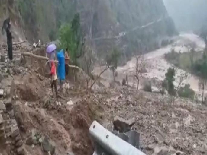 6 tourists from Satara district trapped in cloudburst in Uttarakhand | उत्तराखंडमधील ढगफुटीमध्ये सातारा जिल्ह्यातील ६ पर्यटक अडकले, सर्व पर्यटक सुखरूप