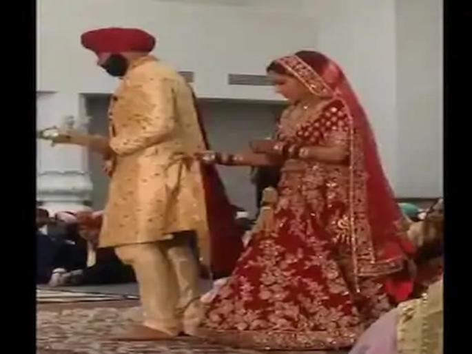 Bride stopped groom who going wrong way during fere funny wedding video viral on social media | बोंबला! सप्तपदी घेताना भटकटला नवरदेव; मग भर मंडपात नवरीनं केलं असं काही, पाहा व्हिडीओ Bride stopped groom who going wrong way during fere funny wedding video viral on social media | बोंबला! सप्तपदी घेताना भटकटला नवरदेव; मग भर मंडपात नवरीनं केलं असं काही, पाहा व्हिडीओ