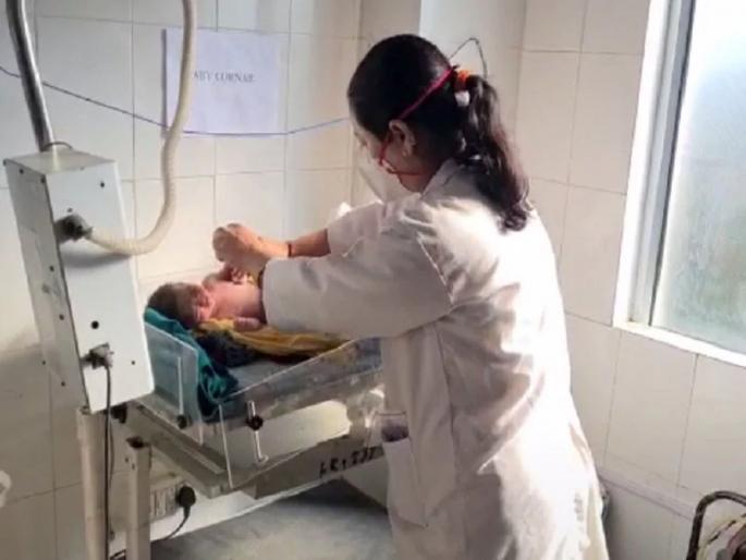 Uttarakhand new born was buried alive in khatima a villager saved him see photos | देव तारी त्याला कोण मारी! मातीत पुरलेलं नवजात बाळ, अनोळखी माणसांनी काढलं बाहेर अन्...