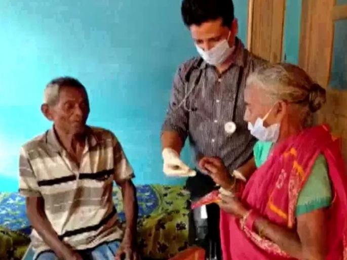 Meet this doctor of odisha who opens one rupee clinic for the poors | माणुसकीला सलाम! भाड्याच्या गाळ्यात उघडला दवाखाना; आता गरिबांवर १ रुपयात करताहेत उपचार Meet this doctor of odisha who opens one rupee clinic for the poors | माणुसकीला सलाम! भाड्याच्या गाळ्यात उघडला दवाखाना; आता गरिबांवर १ रुपयात करताहेत उपचार