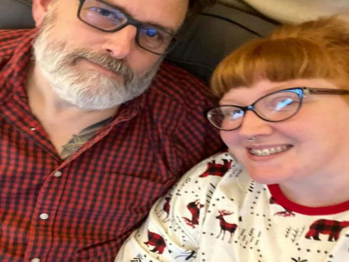 A woman marries her father in law after he emotionally supported him during her divorce | बाबो! पतीसोबत घटस्फोटानंतर ३० वर्षीय महिलेनं सासऱ्यासोबत थाटला संसार,अन् नवरा म्हणाला...