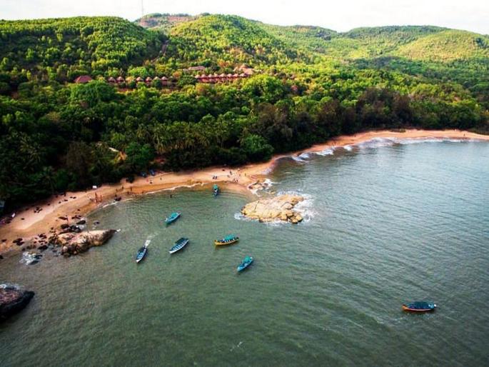 Best travel to visit place gokarna for enjoy holidays | गोव्याच्या गर्दीला कंटाळले असाल तर आता सुंदर गोकर्णच्या बीचवर नक्की फिरून या! Best travel to visit place gokarna for enjoy holidays | गोव्याच्या गर्दीला कंटाळले असाल तर आता सुंदर गोकर्णच्या बीचवर नक्की फिरून या!
