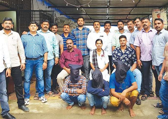 केले Detainee gang raided; Action by the local crime branch | ४४ घरफोड्या करणाऱ्या टोळीस केले जेरबंद; स्थानिक गुन्हे शाखेची कारवाई