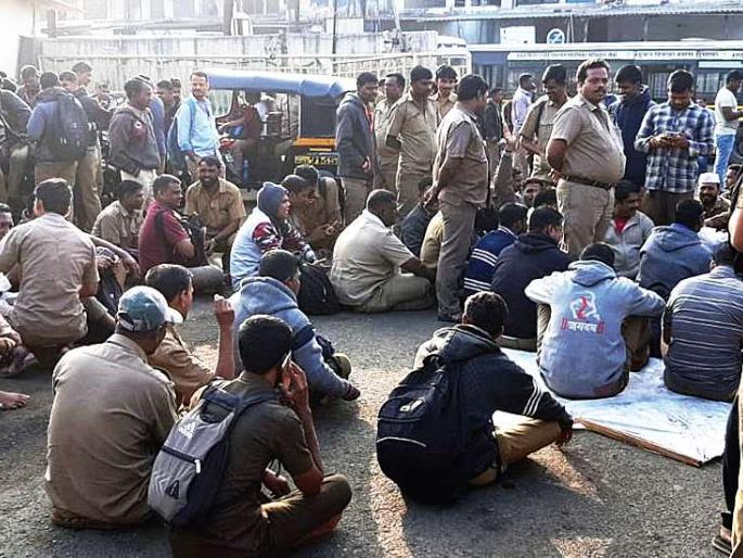 Transport ends next day; The participation of 19 workers | परिवहनचा संप दुसऱ्या दिवशीही सुरू; ९०० कामगारांचा सहभाग Transport ends next day; The participation of 19 workers | परिवहनचा संप दुसऱ्या दिवशीही सुरू; ९०० कामगारांचा सहभाग