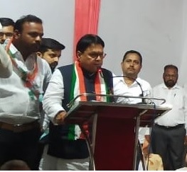 Balasaheb dreams of people; Congress-NCP alliance workers meet | Maharashtra Election 2019; बाळासाहेब लोकांचे स्वप्न साकारणार Balasaheb dreams of people; Congress-NCP alliance workers meet | Maharashtra Election 2019; बाळासाहेब लोकांचे स्वप्न साकारणार