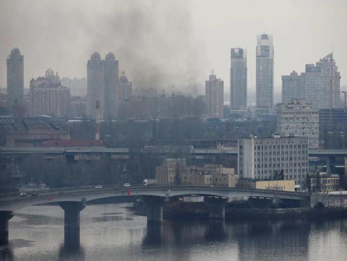 Russia-Ukraine War: Russia Used Vacuum Bomb During Invasion, Claims Ukraine | Russia-Ukraine War: रशियानं बंदी असलेल्या ‘Vacuum Bomb’’नं हल्ला केला; यूक्रेनचा खळबळजनक दावा, किती घातक आहे? Russia-Ukraine War: Russia Used Vacuum Bomb During Invasion, Claims Ukraine | Russia-Ukraine War: रशियानं बंदी असलेल्या ‘Vacuum Bomb’’नं हल्ला केला; यूक्रेनचा खळबळजनक दावा, किती घातक आहे?