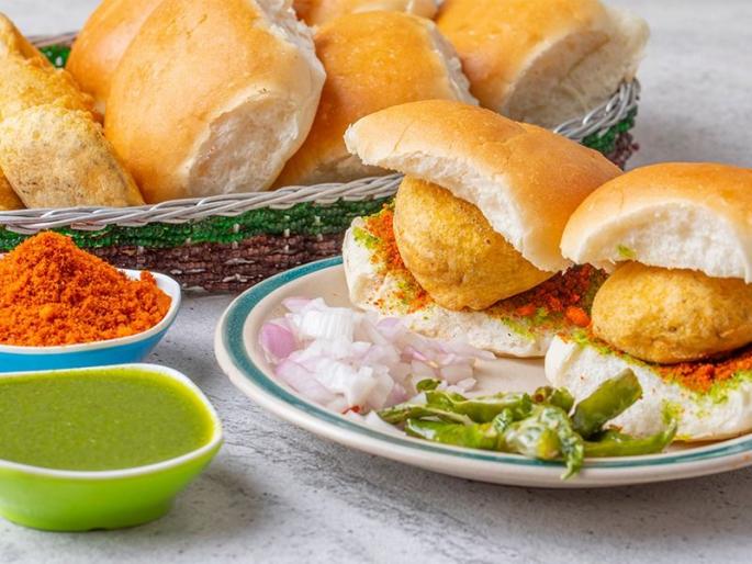 World Vada Paav Day 2021: Batate vada-Vada paav become oily, drink a lot of oil; They soften immediately, what is the reason? | बटाटेवडे तेलकट होतात, खूप तेल पितात; लगेच मऊ पडतात, त्याचं कारण काय?