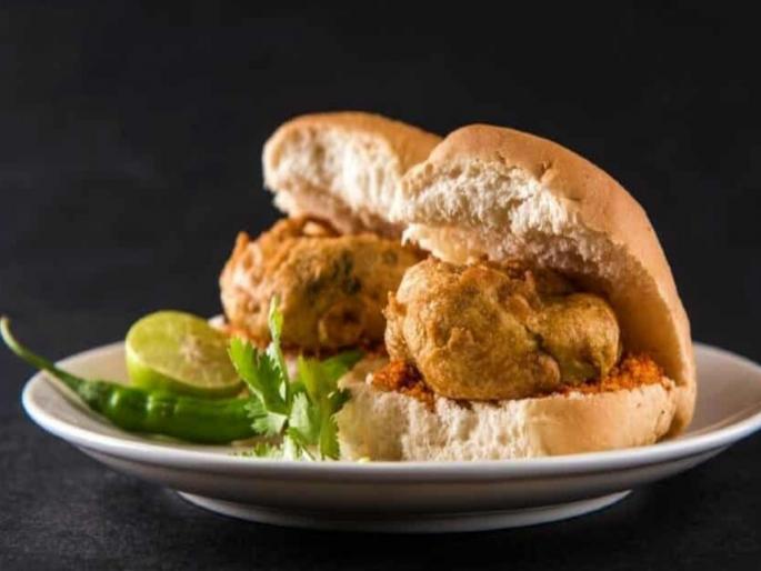 Beating for a minor reason A glass jar was thrown after giving cold vada pav an incident in Balewadi | किरकोळ कारणावरून मारहाण! गार वडापाव दिल्याने काचेची बरणी फेकून मारली, बालेवाडीतील घटना Beating for a minor reason A glass jar was thrown after giving cold vada pav an incident in Balewadi | किरकोळ कारणावरून मारहाण! गार वडापाव दिल्याने काचेची बरणी फेकून मारली, बालेवाडीतील घटना