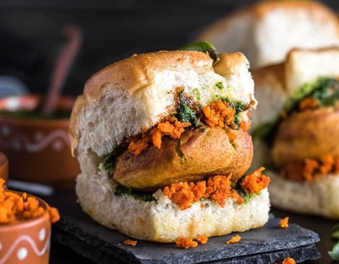 Priyanka Chopra sells Vadapav in America! | प्रियांका चोप्रा अमेरिकेत विकतेय वडापाव! Priyanka Chopra sells Vadapav in America! | प्रियांका चोप्रा अमेरिकेत विकतेय वडापाव!