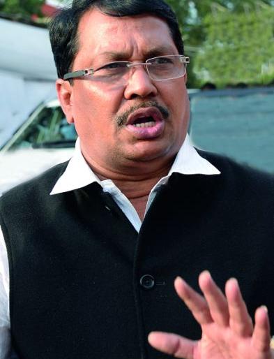 Millennium scam in MNREGA; Vijay Vddettywar's Bomb | मनरेगामध्ये कोट्यवधींचा घोटाळा ; विजय वडेट्टीवार यांचा बॉम्ब Millennium scam in MNREGA; Vijay Vddettywar's Bomb | मनरेगामध्ये कोट्यवधींचा घोटाळा ; विजय वडेट्टीवार यांचा बॉम्ब