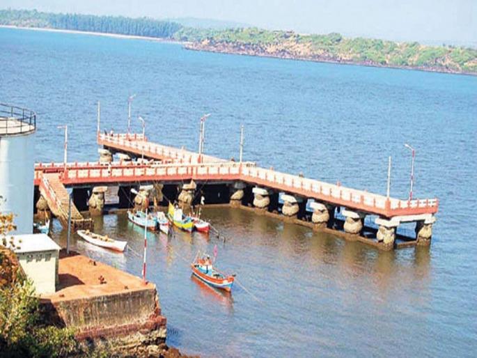 Central Government on backfoot regarding Wadhwan port palghar | वाढवण बंदराबाबत केंद्र सरकार बॅकफूटवर Central Government on backfoot regarding Wadhwan port palghar | वाढवण बंदराबाबत केंद्र सरकार बॅकफूटवर