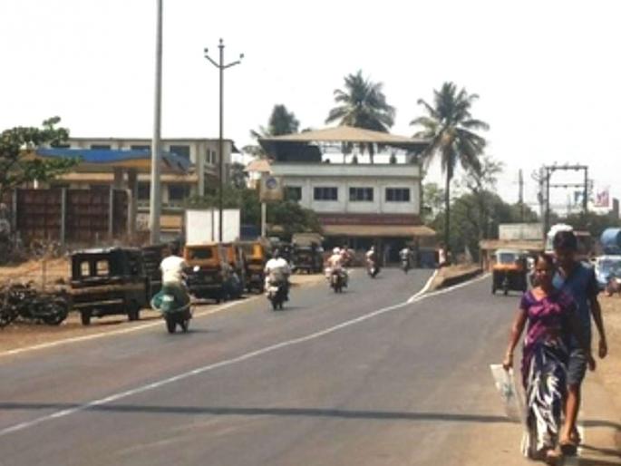 confusion as there are no direction signs on the Mumbai-Goa highway; drivers are in another town! | नुसता गोंधळ!! मुंबई-गोवा महामार्गावर दिशादर्शक फलक नाहीत; वाहनचालक दुसऱ्याच गावी! confusion as there are no direction signs on the Mumbai-Goa highway; drivers are in another town! | नुसता गोंधळ!! मुंबई-गोवा महामार्गावर दिशादर्शक फलक नाहीत; वाहनचालक दुसऱ्याच गावी!