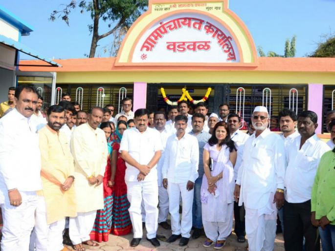 Development societies should start supplementary business, co-operation minister Subhash Deshmukh, inaugurates various development works at Vadlav | विकास सोसायट्यांनी पूरक व्यवसाय सुरू करावेत, सहकारमंत्री सुभाष देशमुख, वडवळ येथे विविध विकासकामांचा शुभारंभ Development societies should start supplementary business, co-operation minister Subhash Deshmukh, inaugurates various development works at Vadlav | विकास सोसायट्यांनी पूरक व्यवसाय सुरू करावेत, सहकारमंत्री सुभाष देशमुख, वडवळ येथे विविध विकासकामांचा शुभारंभ
