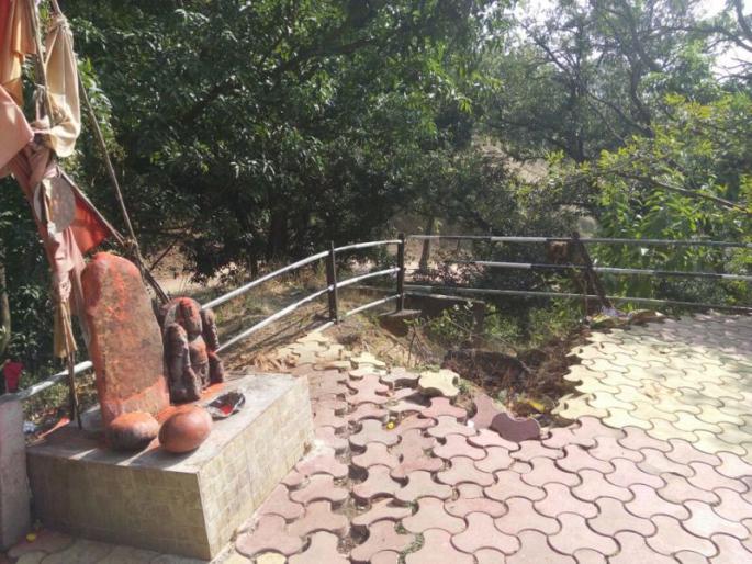 Valheri and Kundleshwar deprived of development | वाल्हेरी व कुंडलेश्वर विकासापासून वंचित Valheri and Kundleshwar deprived of development | वाल्हेरी व कुंडलेश्वर विकासापासून वंचित