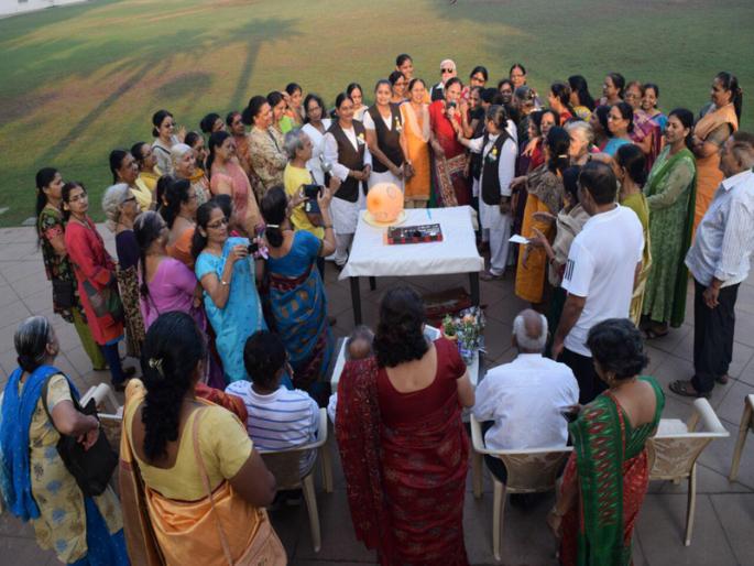 Celebrate the first Birthday Celebration of Lodha Sankul, the glory of Thaani's Humor Yoga Club | ठाण्यातील वैभव हास्य योग क्लब, लोढा सुंकुलचा पहिला वाढिदवस सोहळा साजरा Celebrate the first Birthday Celebration of Lodha Sankul, the glory of Thaani's Humor Yoga Club | ठाण्यातील वैभव हास्य योग क्लब, लोढा सुंकुलचा पहिला वाढिदवस सोहळा साजरा