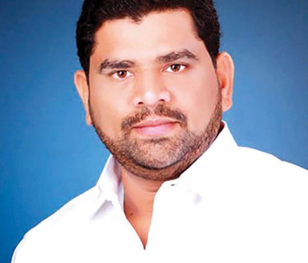 People will definitely show their place to the terrorists! - Vaibhav Naik | जनता दहशतखोरांना त्यांची  जागा निश्चितच दाखवेल !- वैभव नाईक