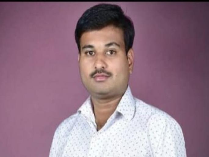 A young man from Nave Pargaon in Kolhapur ended his life by drinking poison on his birthday | Kolhapur: वाढदिवसा दिवशीच तरुणाने उचलले टोकाचे पाऊल, विष पिऊन संपवले जीवन  A young man from Nave Pargaon in Kolhapur ended his life by drinking poison on his birthday | Kolhapur: वाढदिवसा दिवशीच तरुणाने उचलले टोकाचे पाऊल, विष पिऊन संपवले जीवन