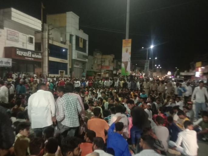 Tension in Vaijapur over Ramgiri Maharaj's viral video | रामगिरी महाराजांच्या व्हिडिओवरून वैजापुरात तणावपूर्ण शांतता; छत्रपती संभाजीनगरातही पडसाद Tension in Vaijapur over Ramgiri Maharaj's viral video | रामगिरी महाराजांच्या व्हिडिओवरून वैजापुरात तणावपूर्ण शांतता; छत्रपती संभाजीनगरातही पडसाद