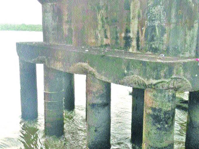 Structural audit in Vaitarna bridge in January, finally got Western Railway Administration | वैतरणा पुलाचे जानेवारीत स्ट्रक्चरल आॅडिट, अखेर पश्चिम रेल्वे प्रशासन झाले जागे  Structural audit in Vaitarna bridge in January, finally got Western Railway Administration | वैतरणा पुलाचे जानेवारीत स्ट्रक्चरल आॅडिट, अखेर पश्चिम रेल्वे प्रशासन झाले जागे