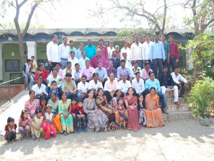 After the 19th year of the students of Wakod, | वाकोदच्या माजी विद्यार्थ्यांची १९ वर्षानंतर मस्ती की पाठशाला After the 19th year of the students of Wakod, | वाकोदच्या माजी विद्यार्थ्यांची १९ वर्षानंतर मस्ती की पाठशाला