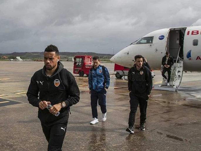 Spanish football club Valencia has confirmed that about 35 percent of their staff and players are down with the virus svg  | Tension : स्पॅनिश फुटबॉल क्लबच्या ३५% खेळाडूंना Corona Virusची लागण