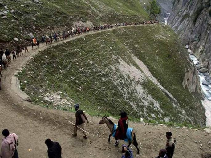 A pilgrim from Akola was seriously injured when he fell in the valley of Amarnath | अमरनाथच्या दरीत कोसळून अकोल्याचा यात्रेकरू गंभीर जखमी A pilgrim from Akola was seriously injured when he fell in the valley of Amarnath | अमरनाथच्या दरीत कोसळून अकोल्याचा यात्रेकरू गंभीर जखमी