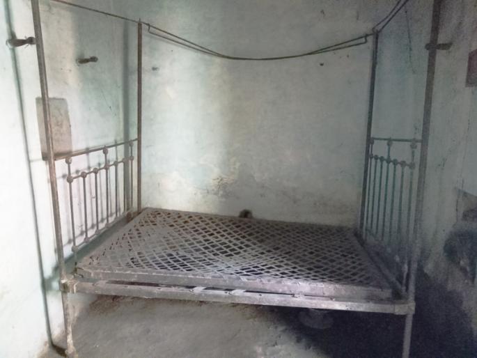 Bed maintenance for the memory of Bapu only for 90 years | केवळ बापूंच्या स्मरणासाठी ९२ वर्षांपासून पलंगाची देखभाल Bed maintenance for the memory of Bapu only for 90 years | केवळ बापूंच्या स्मरणासाठी ९२ वर्षांपासून पलंगाची देखभाल