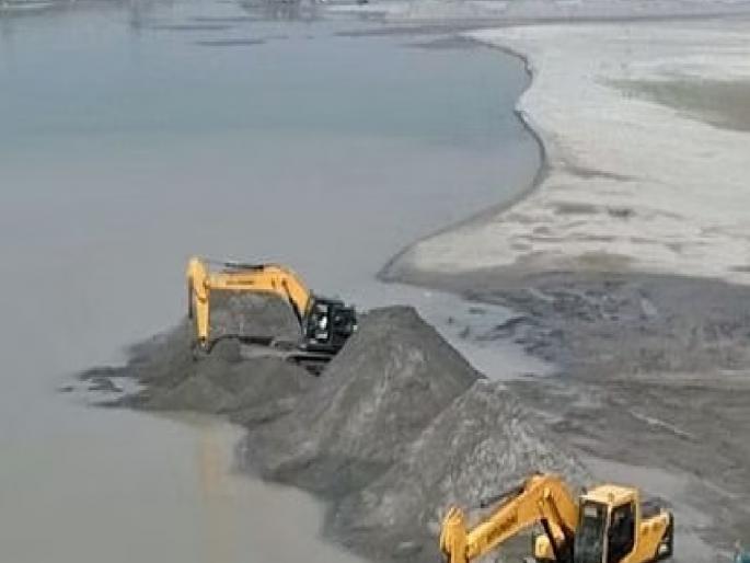 sand will be supplied only through the depot In Kolhapur, illegal traffic will be curbed | कोल्हापुरात डेपोद्वारेच होणार वाळू पुरवठा, बेकायदेशीर वाहतुकीला बसणार चाप sand will be supplied only through the depot In Kolhapur, illegal traffic will be curbed | कोल्हापुरात डेपोद्वारेच होणार वाळू पुरवठा, बेकायदेशीर वाहतुकीला बसणार चाप