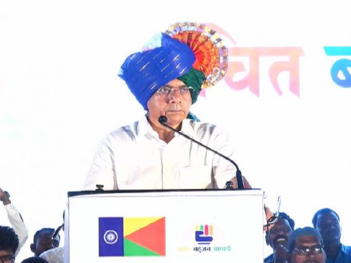 Get ready to topple the government that is robbing the farmers, Prakash Ambedkar appeal | शेतकऱ्यांना लुटणाऱ्या सरकारला पाडण्यासाठी सज्ज व्हा, प्रकाश आंबेडकर यांचे आवाहन Get ready to topple the government that is robbing the farmers, Prakash Ambedkar appeal | शेतकऱ्यांना लुटणाऱ्या सरकारला पाडण्यासाठी सज्ज व्हा, प्रकाश आंबेडकर यांचे आवाहन